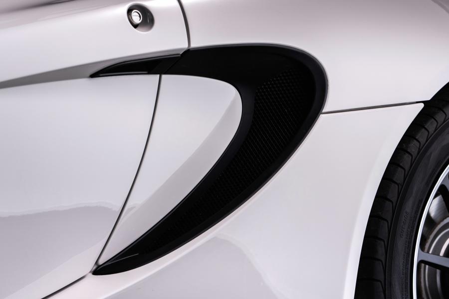 Детали экстерьера Lotus Elise Sport 220 2015 года  (фото 2 из 21)